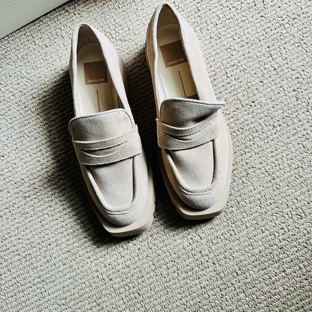 Dolce Vita Women's Tan Suede Loafers